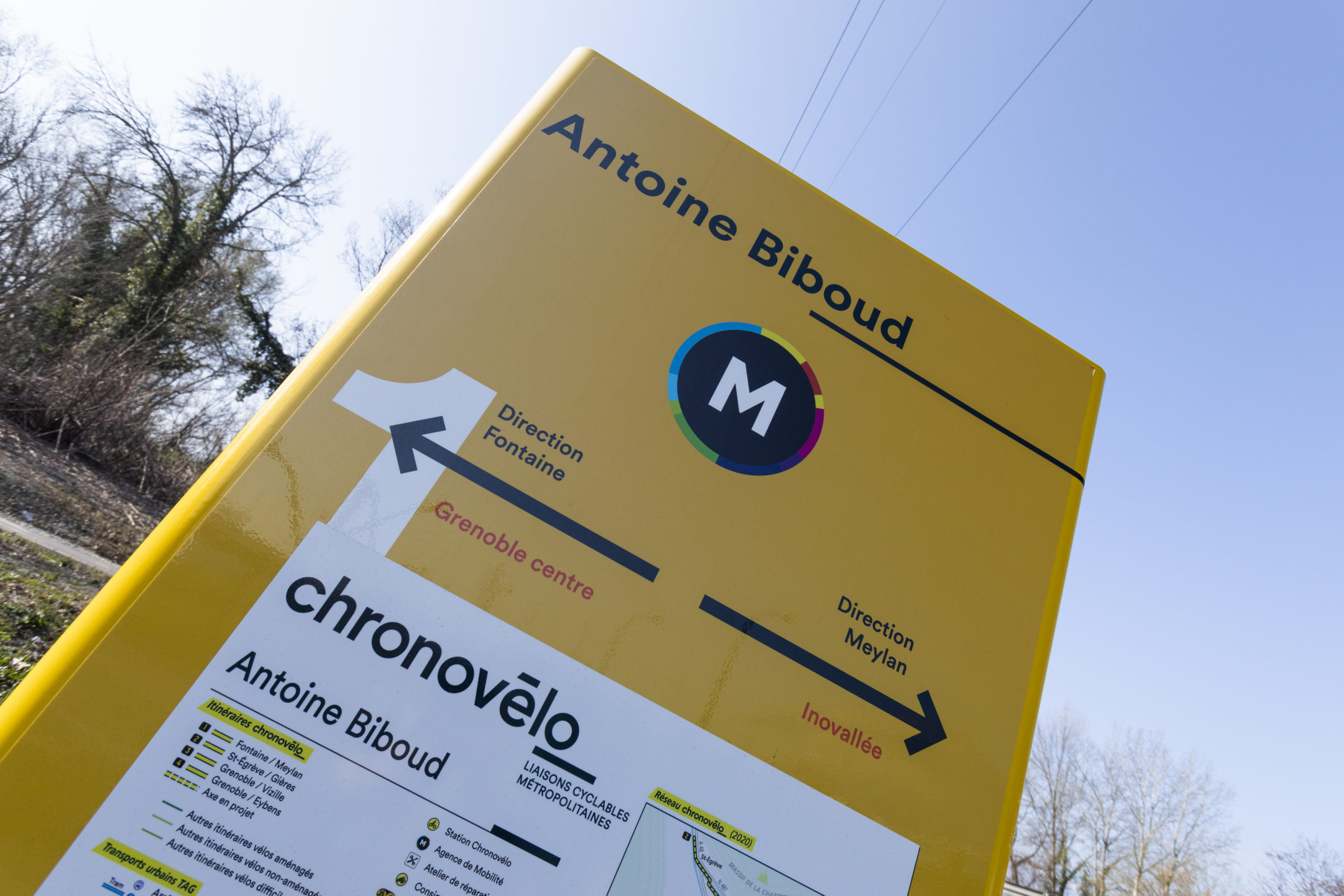 Mercredi 10 Mars 2021,
Inauguration de la station Chronovélo Antoine Biboud, en présence de Sylvain Laval, chargé de l’espace public, de la voirie, des infrastructures cyclables et des mobilités douces, Bertrand Spindler, Maire de La Tronche et la famille Biboud.
1 Passage Ricou, La Tronche.
©Grenoble-Alpes Métropole-Lucas Frangella