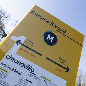 Mercredi 10 Mars 2021, 

Inauguration de la station Chronovélo Antoine Biboud, en présence de Sylvain Laval, chargé de l’espace public, de la voirie, des infrastructures cyclables et des mobilités douces, Bertrand Spindler, Maire de La Tronche et la famille Biboud. 
1 Passage Ricou, La Tronche. 

©Grenoble-Alpes Métropole-Lucas Frangella